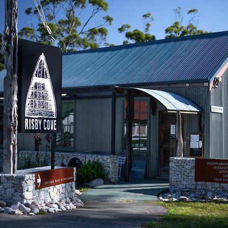 Risby Cove Boutique Hotel Strahan Ngoại thất bức ảnh