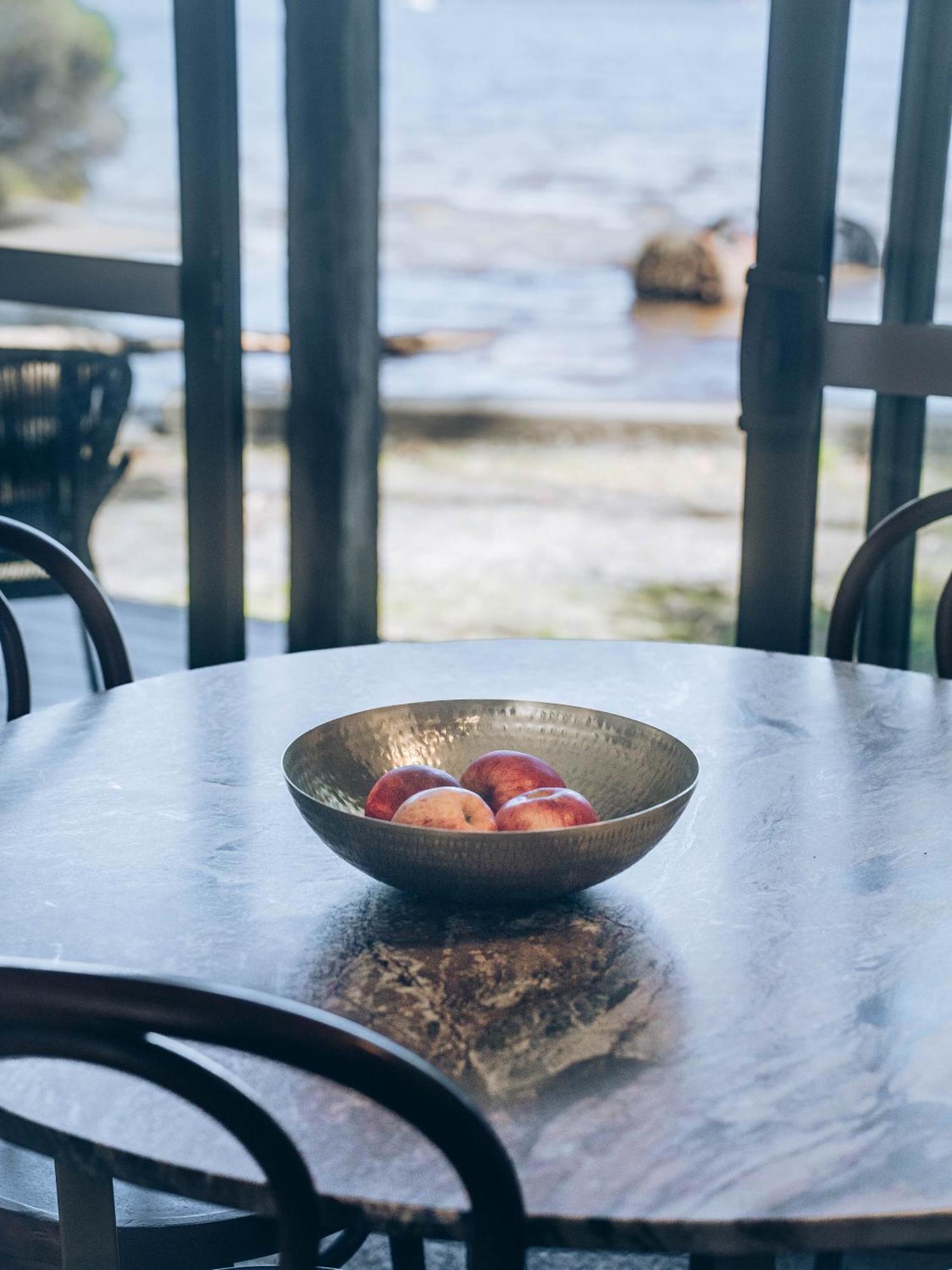 Risby Cove Boutique Hotel Strahan Ngoại thất bức ảnh