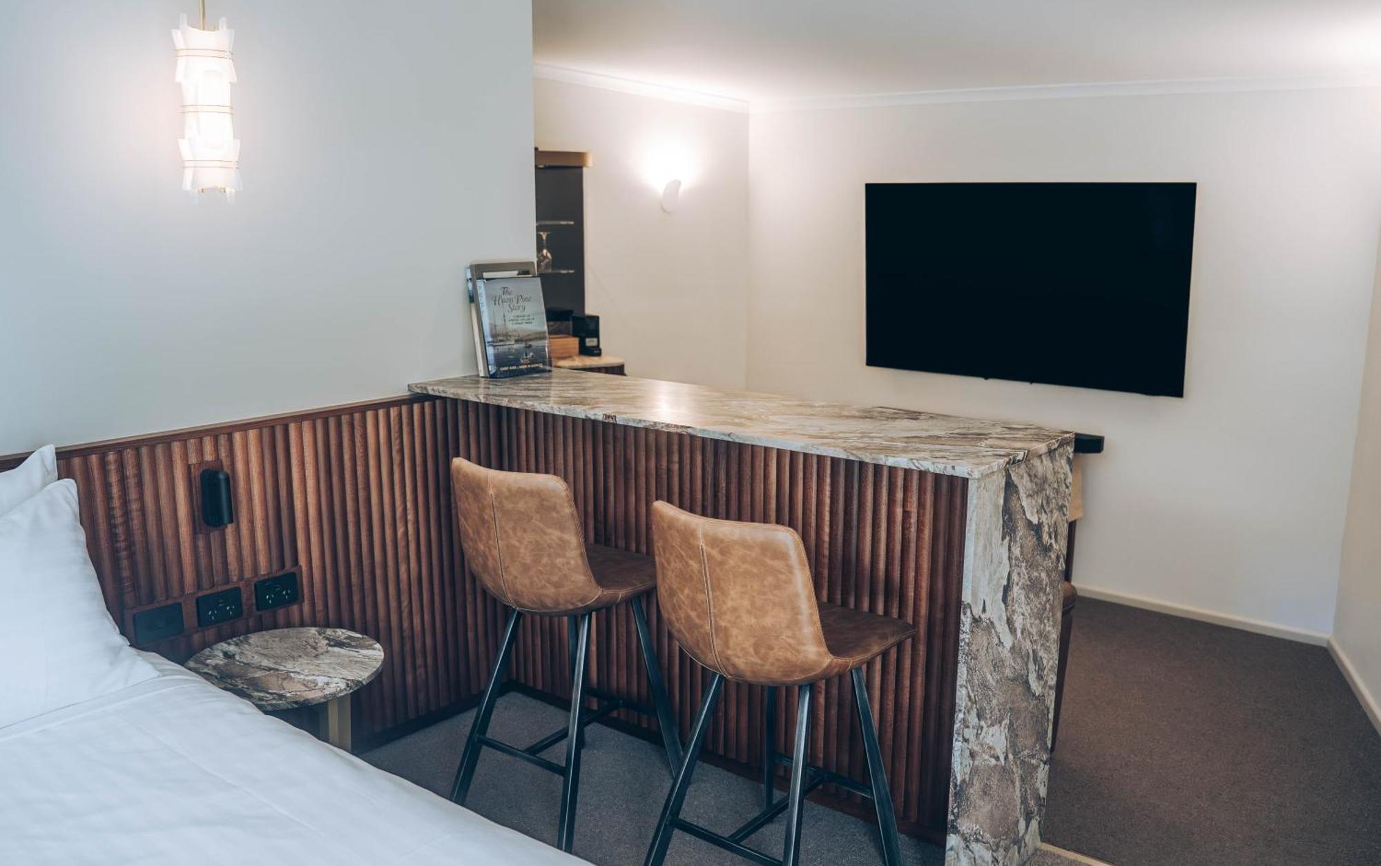 Risby Cove Boutique Hotel Strahan Ngoại thất bức ảnh