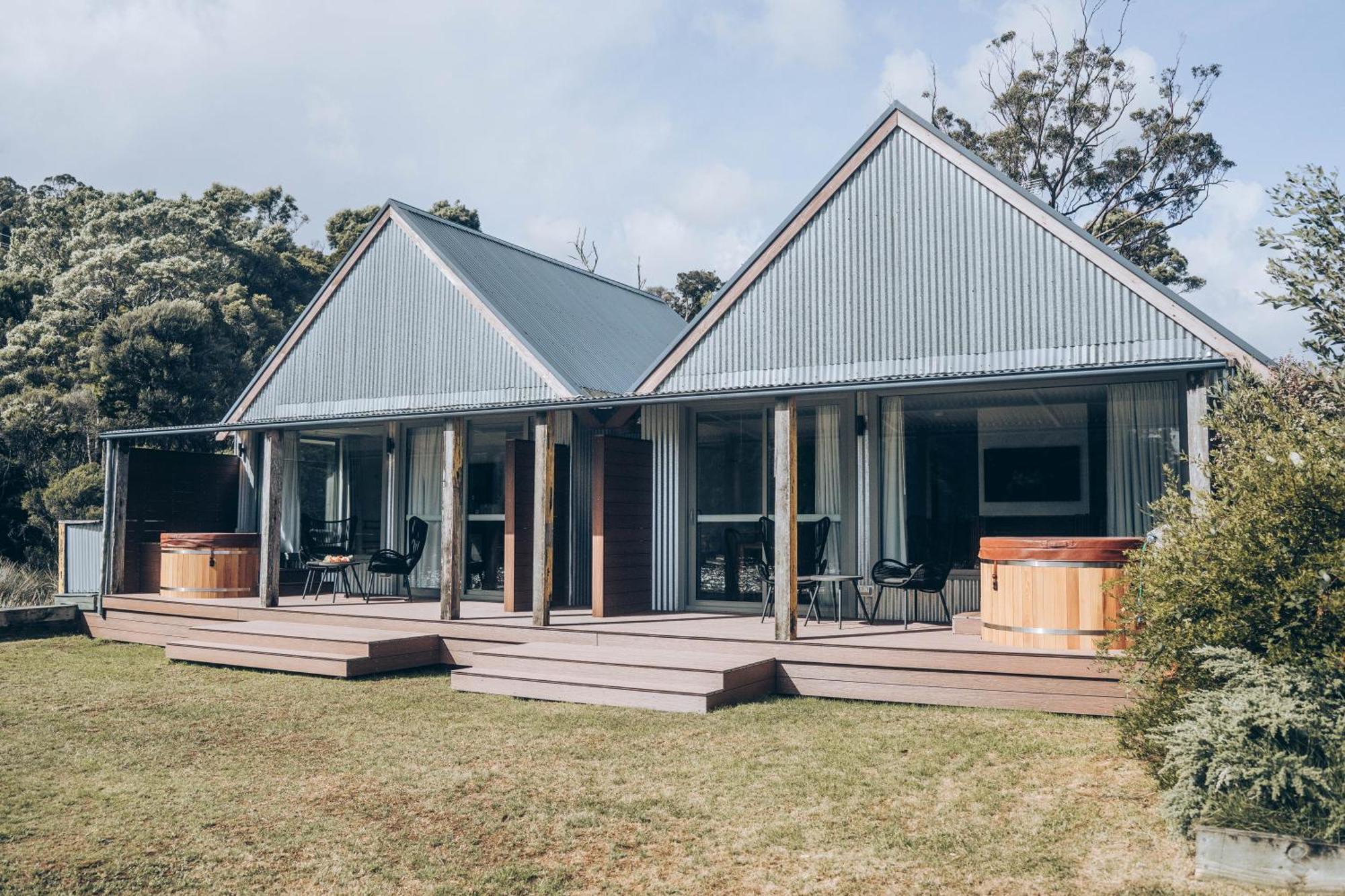 Risby Cove Boutique Hotel Strahan Ngoại thất bức ảnh