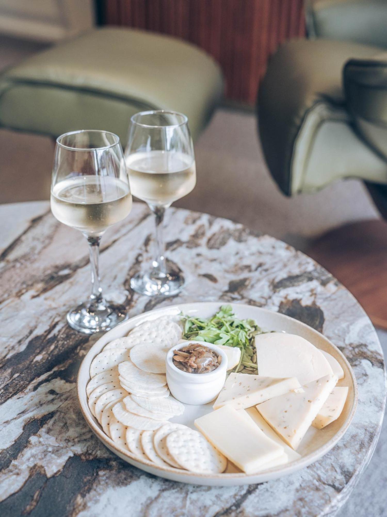 Risby Cove Boutique Hotel Strahan Ngoại thất bức ảnh